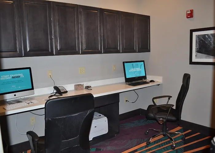 Hampton Inn Pratt