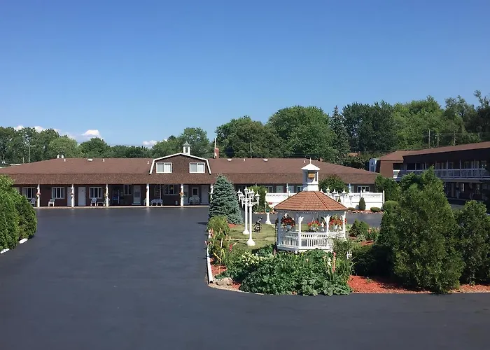 Lockport Inn And Suites