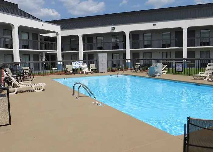 Baymont Inn & Suites