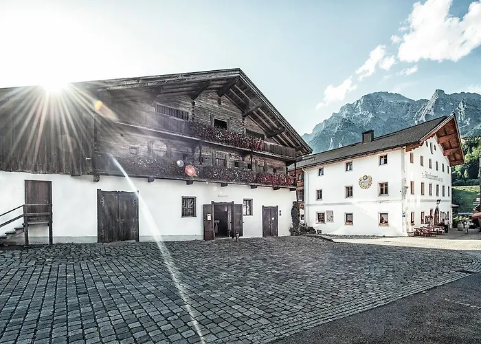 Hotel & Gourmetwirtshaus Kirchenwirt Seit 1326