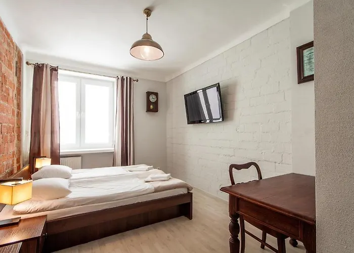 Avion Hotel