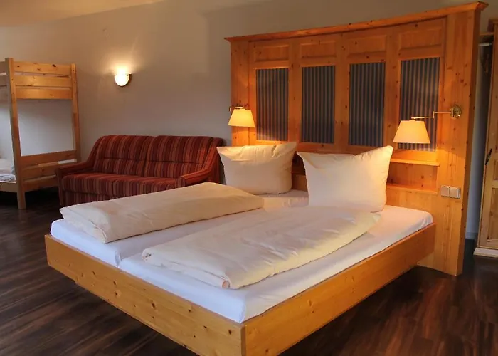 Action Forest Hotel - Kletterwald - Lasertag - Naehe Badeparadies