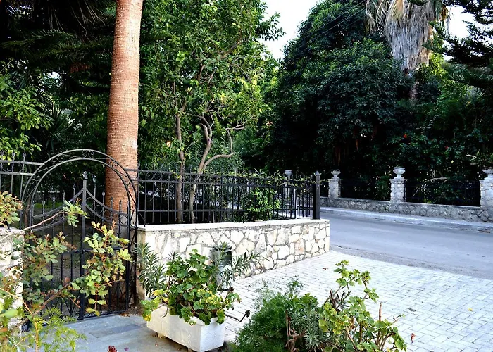 Paradise Beach Hotel