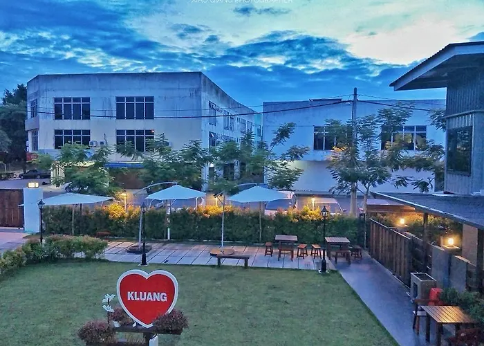 Kluang Container Swimming Pool Hotel