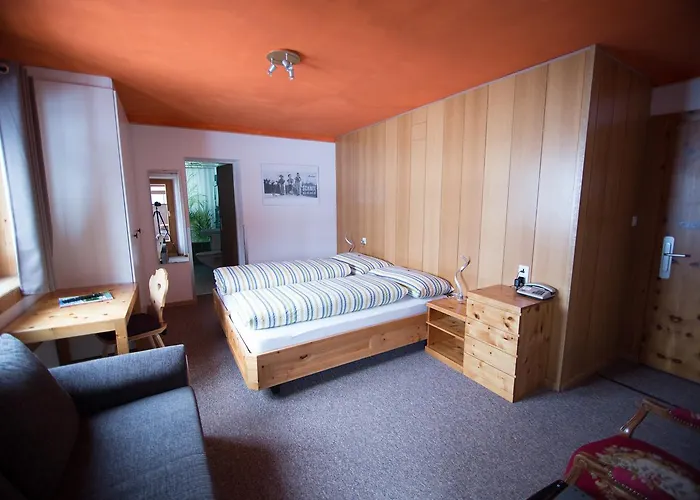 Hotel Hold