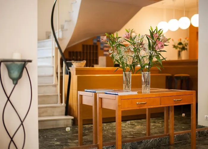 Hotel Saron
