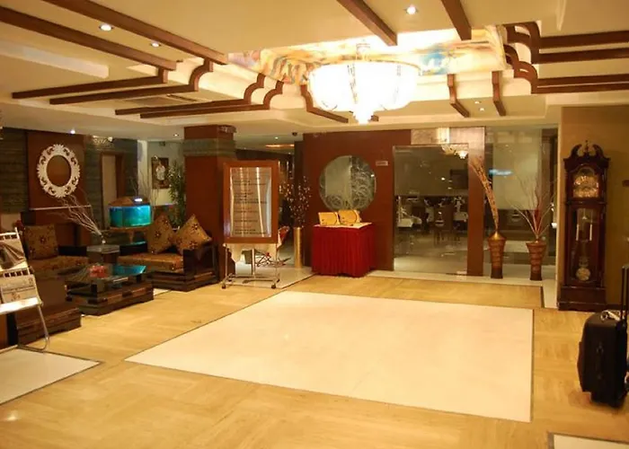 Hotel Amit International