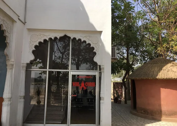 Roop Shree Hotel