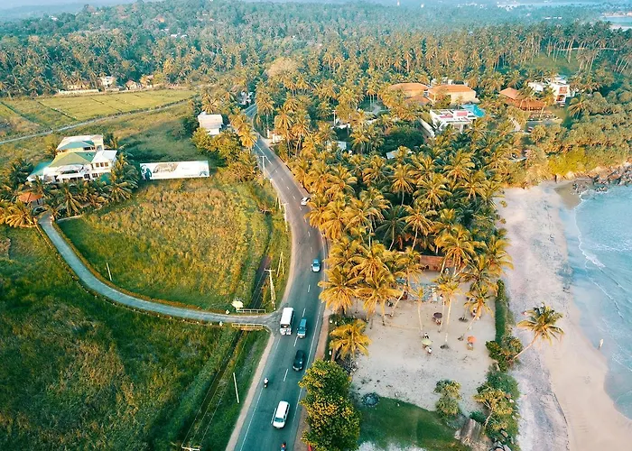 Island House Hiriketiya