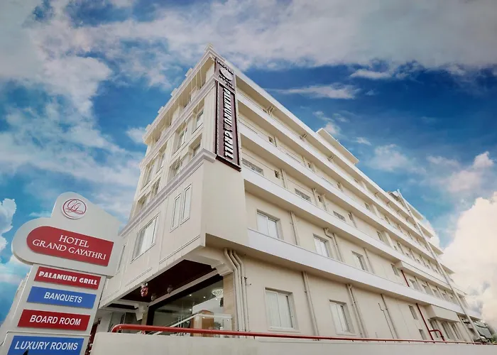 Hotel Grand Gayathri