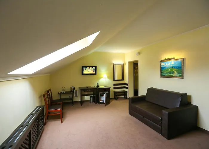 Home Hotel