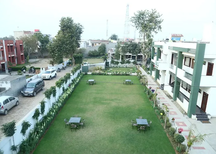 Hotel Whistling Greens