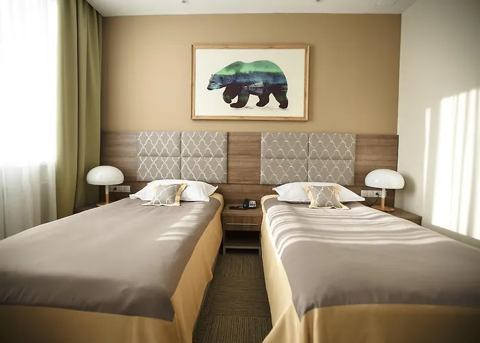 GREEN Which Hotel