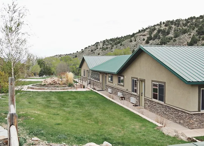 Hidden Canyon Retreat