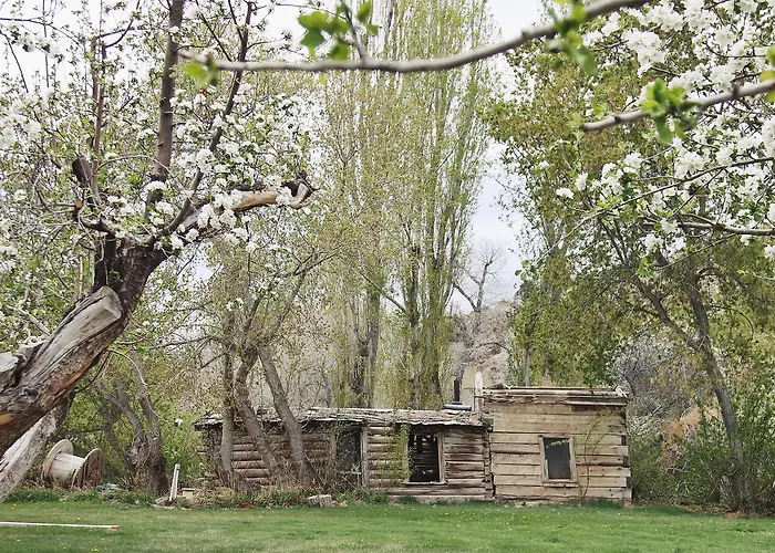 Hidden Canyon Retreat