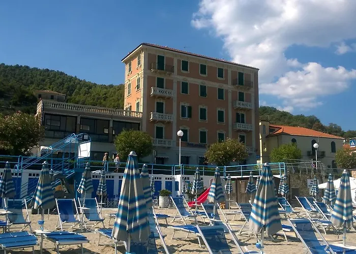 Hotel Monique