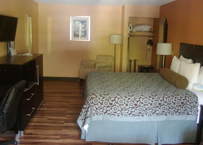 Days Inn By Wyndham Marietta White Water