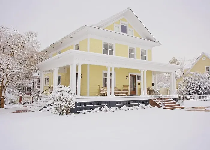 Clifton House - Observatory - King Suite, Sleeps 4, Mississippi River Views
