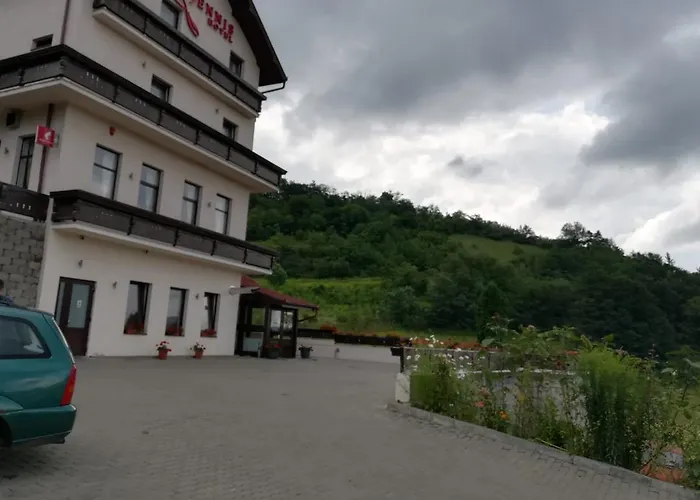 Hotel Dennis