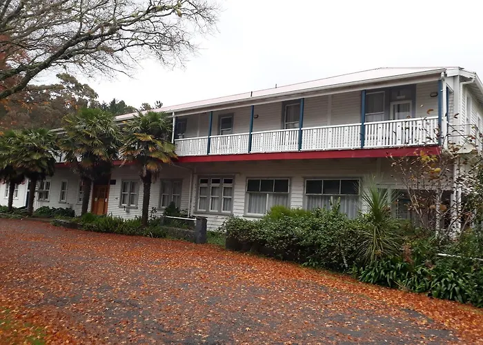 Te Puia Hot Springs Hotel