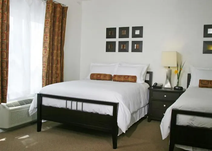 El Primero Hotel