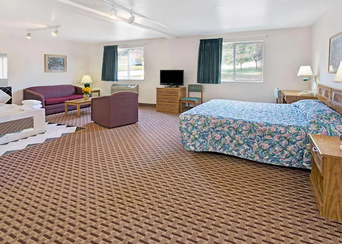 Super 8 By Wyndham Canonsburg/Pittsburgh Area