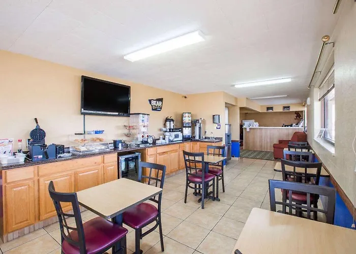 Travelodge By Wyndham Great Bend
