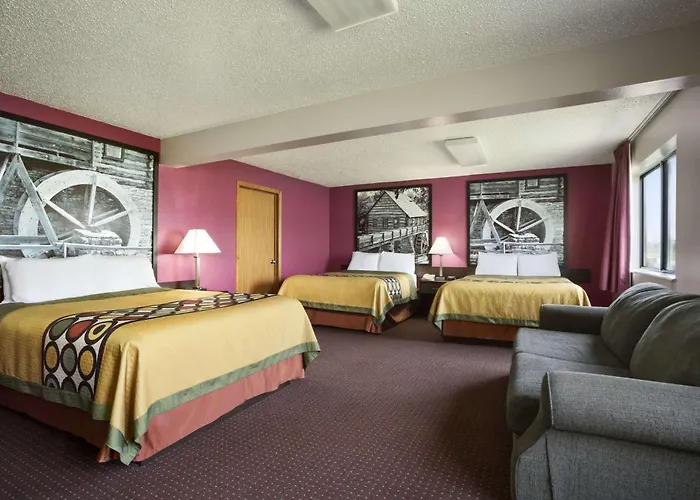 Super 8 By Wyndham Cameron