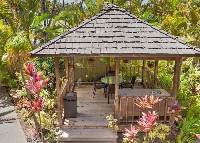Maui Sunseeker - A Gay Resort