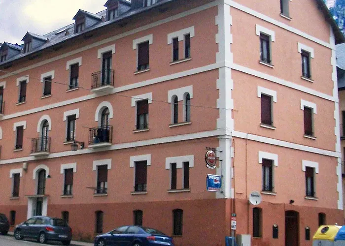Canfranc Apartamentos 3000