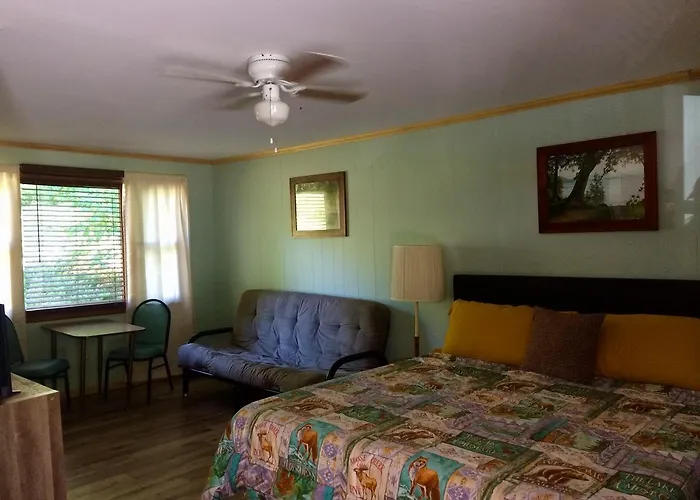 Luzerne Court Motel