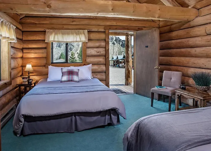 Triangle C Cabins