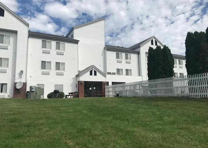 Gasthof Amish Village Inn