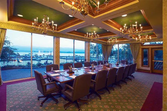 Shore Lodge