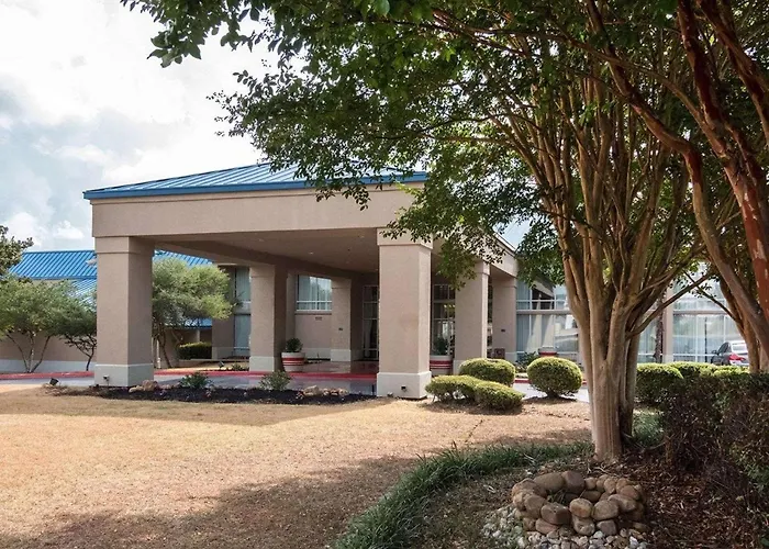 Economy Inn & Suites