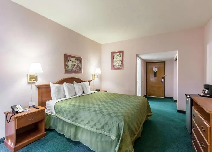 San Bernandino Inn & Suites