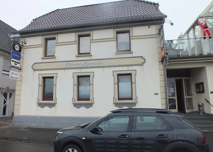 Pension Riverside In Leverkusen Hitdorf Am Rhein - Zentral An Der A1 Und 59
