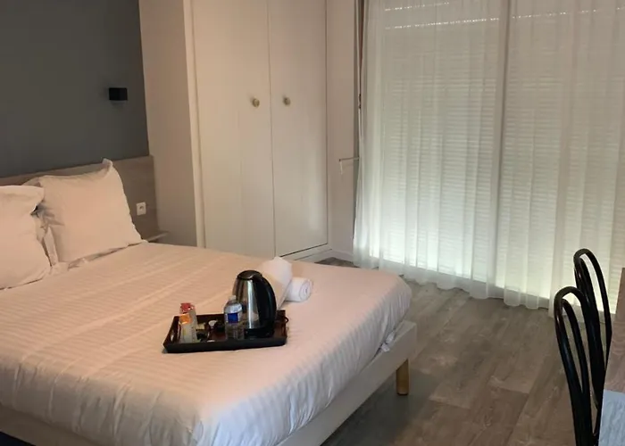 Hotel Au Relais Des Lilas
