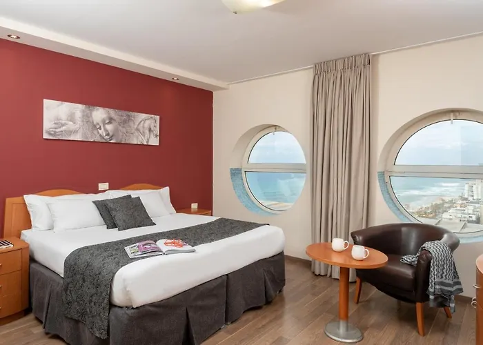 Arena Hotel By The Beach