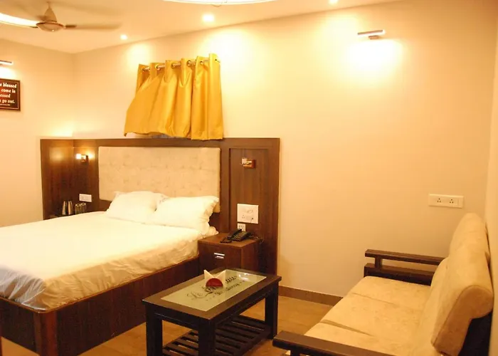 Le Emerald Residency