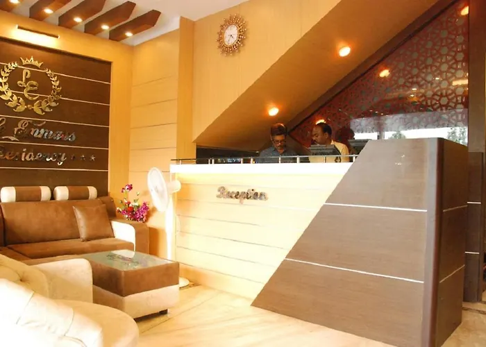 Le Emerald Residency