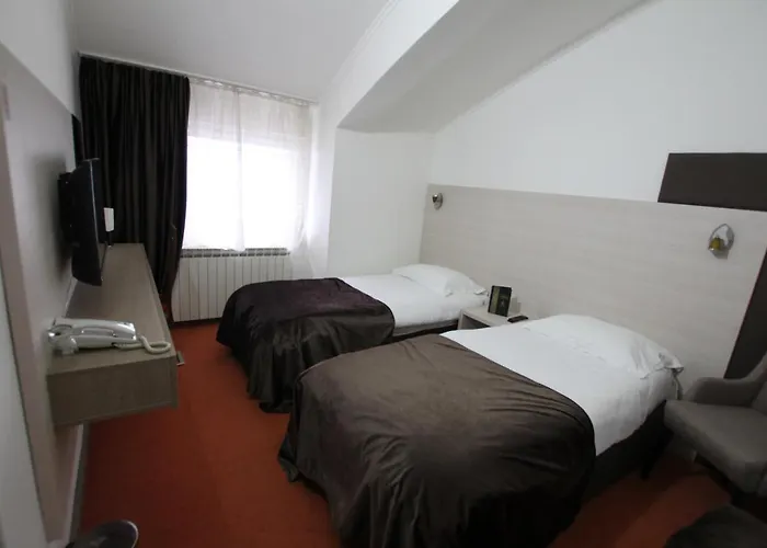 Hotel S