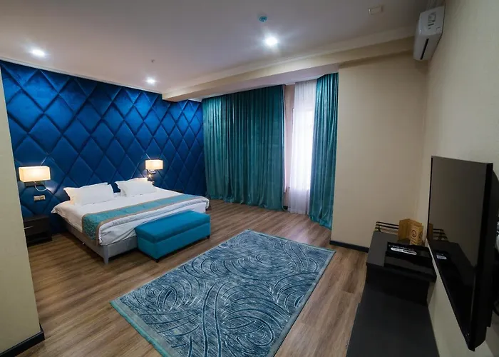 Golden Hotel