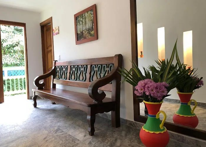 40 Amigos Hotel