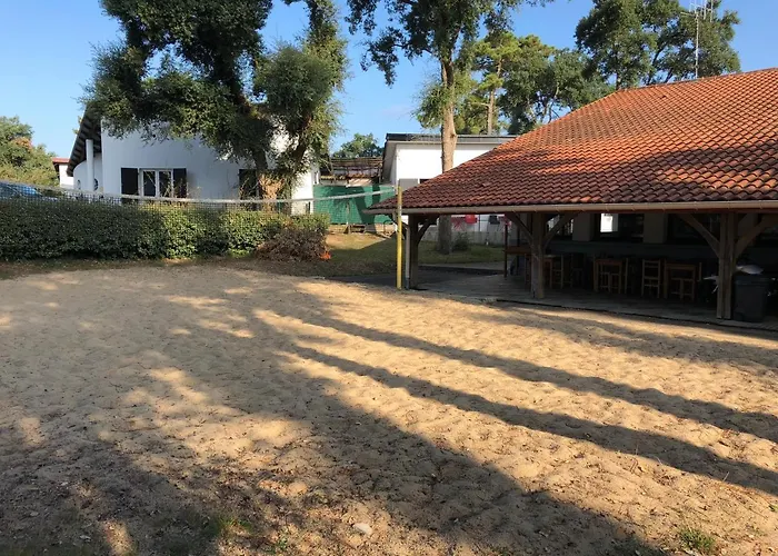 Centre De Vacances Hotel Caplandes