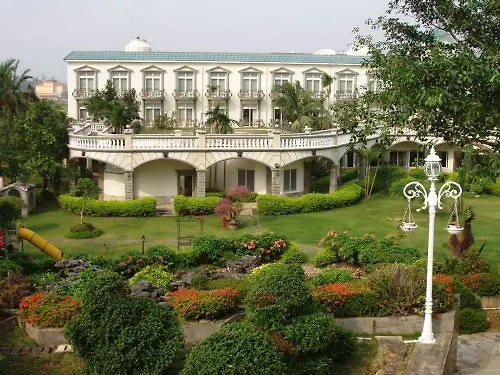 Xin Long Treasure Island Hotel