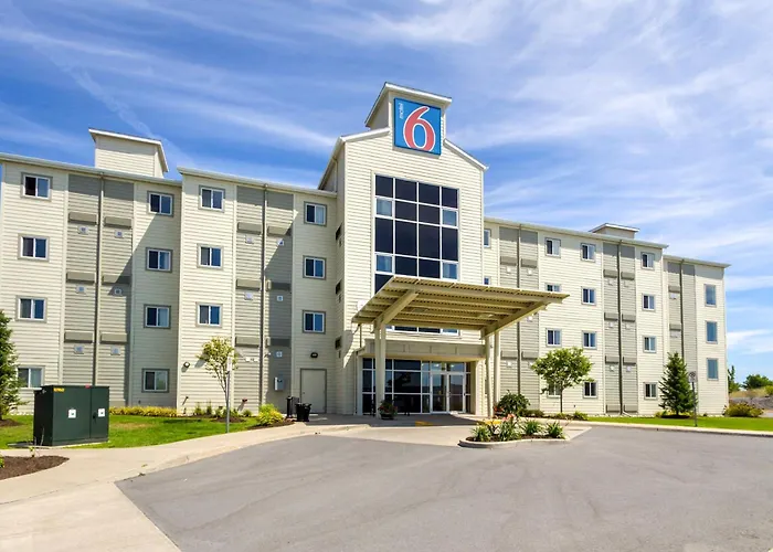 Motel 6-Kingston, On