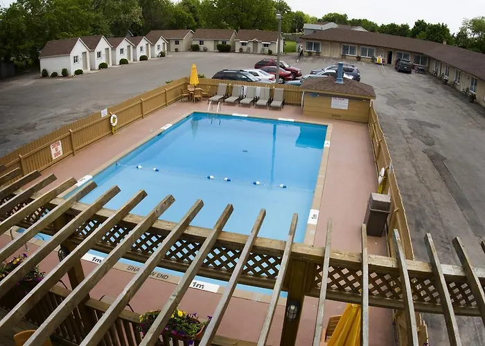 Falls Manor Resort
