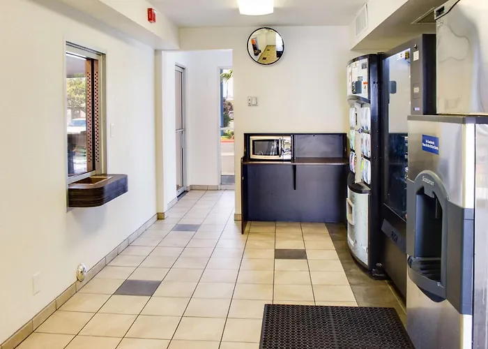 Motel 6-Bakersfield, CA - South