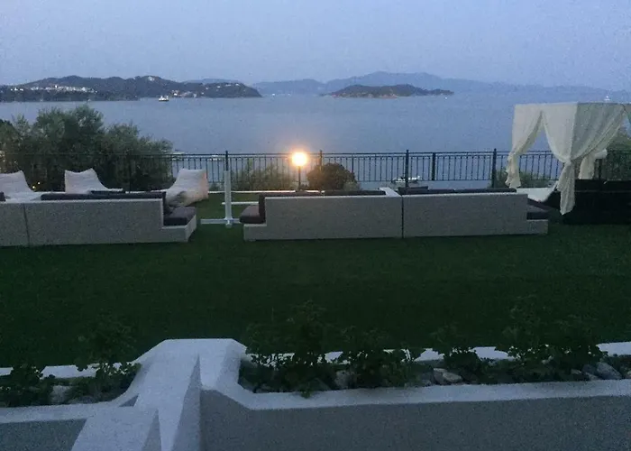 Vassilias Beach Hotel
